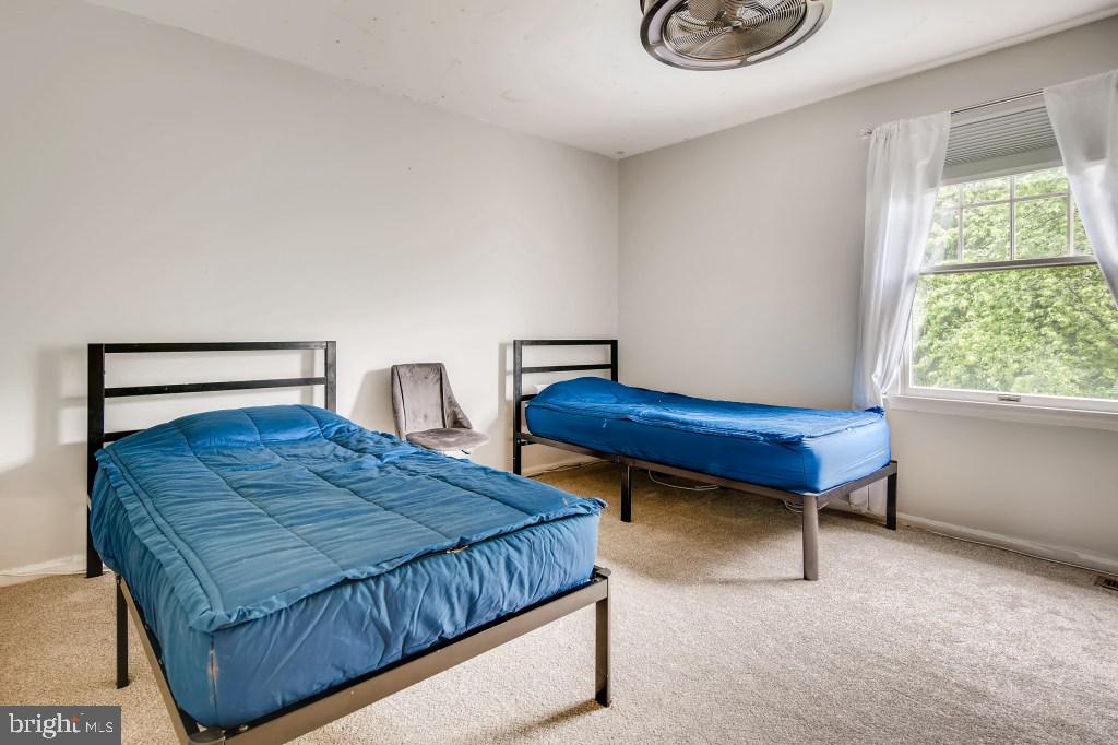 HUNTERS RUN - Residential