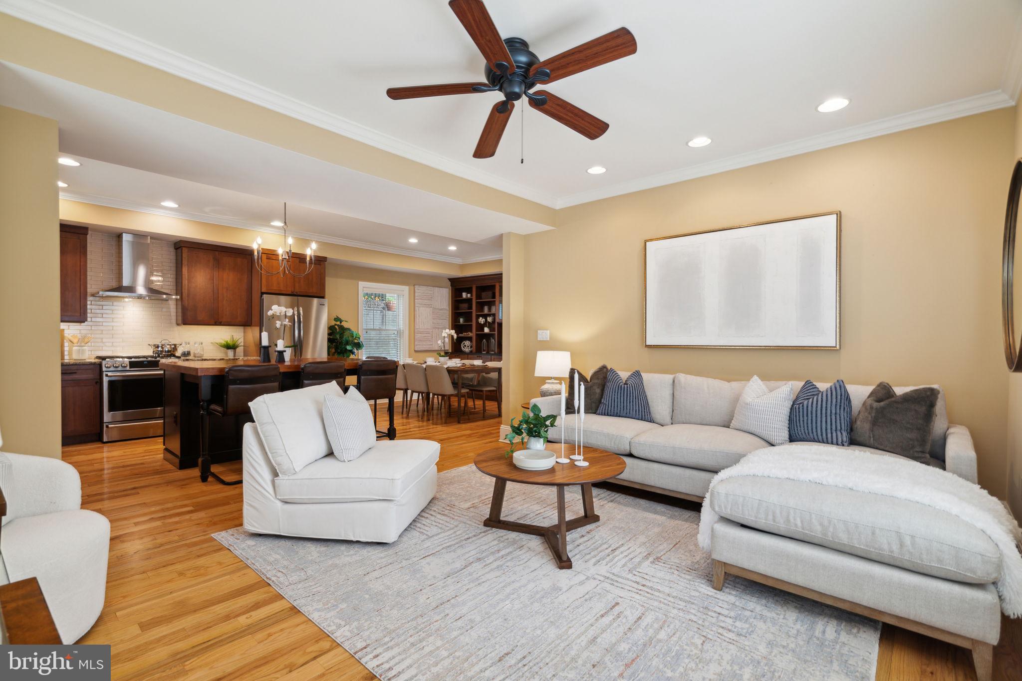 QUEEN VILLAGE - Residential