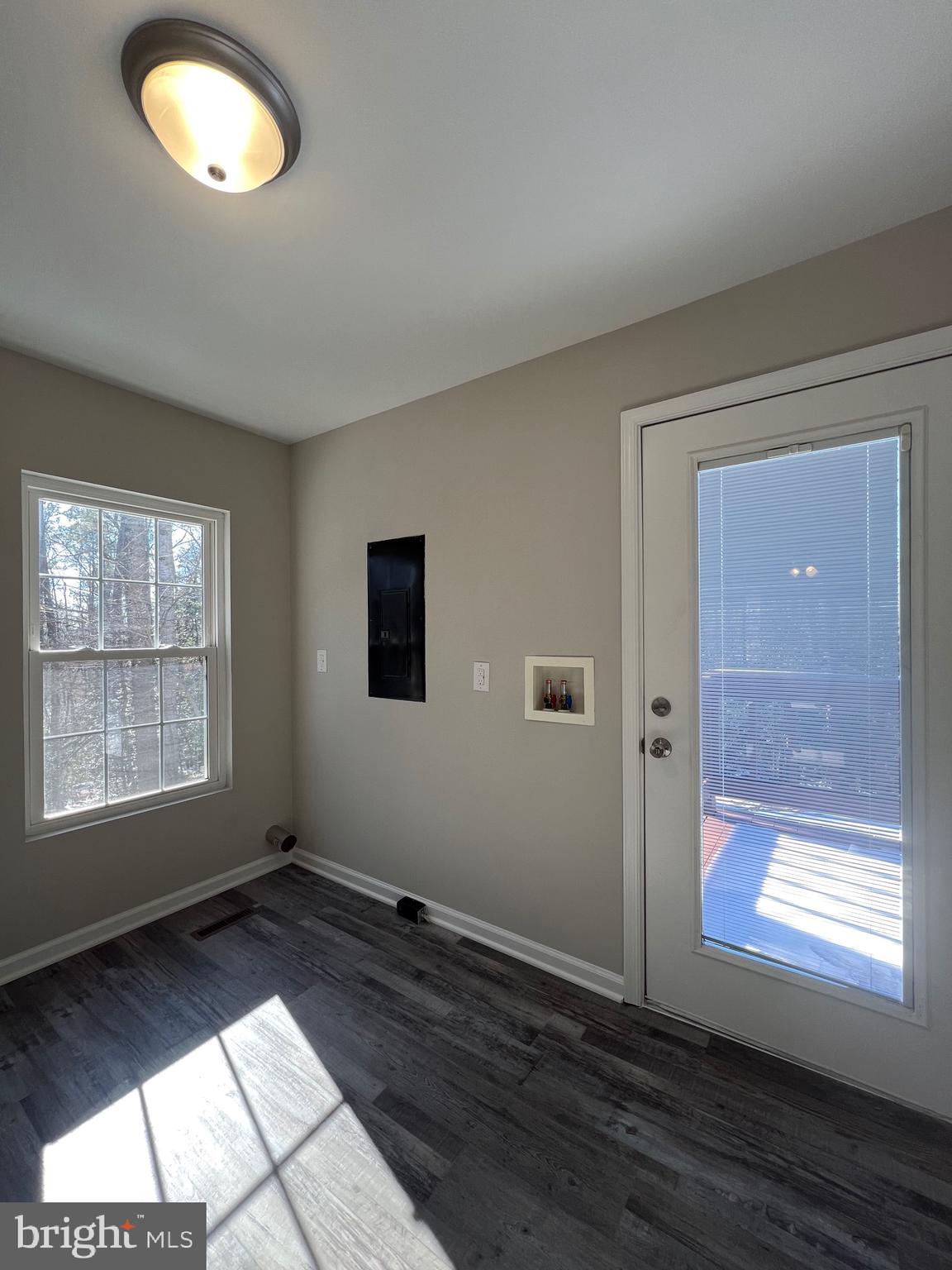 CAROLINE PINES - Residential