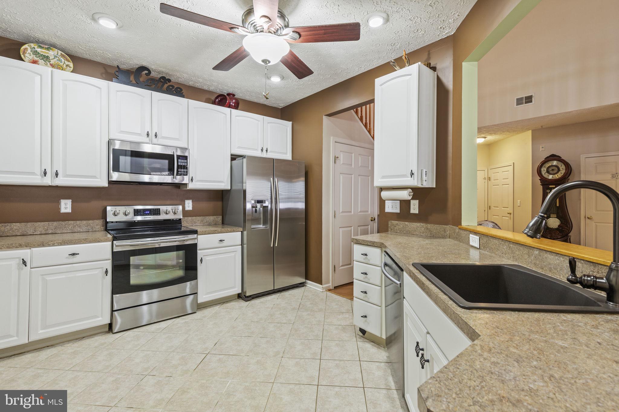 THE COURTYARDS AT POND - Residential