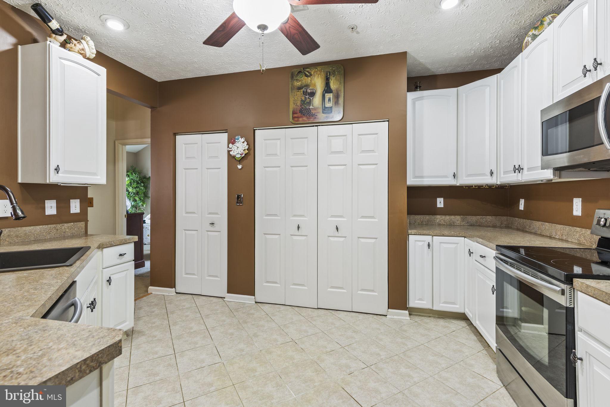 THE COURTYARDS AT POND - Residential