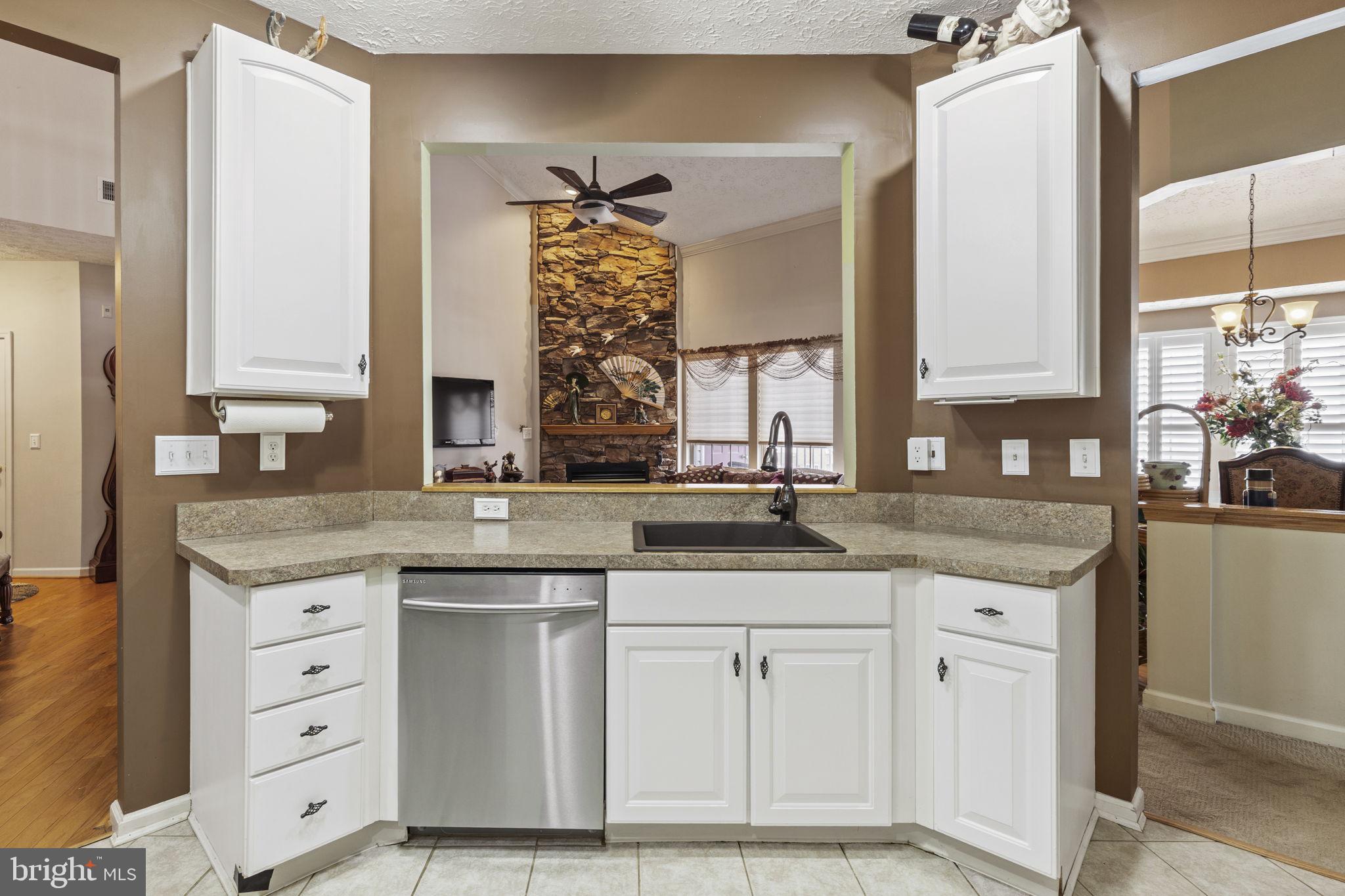 THE COURTYARDS AT POND - Residential