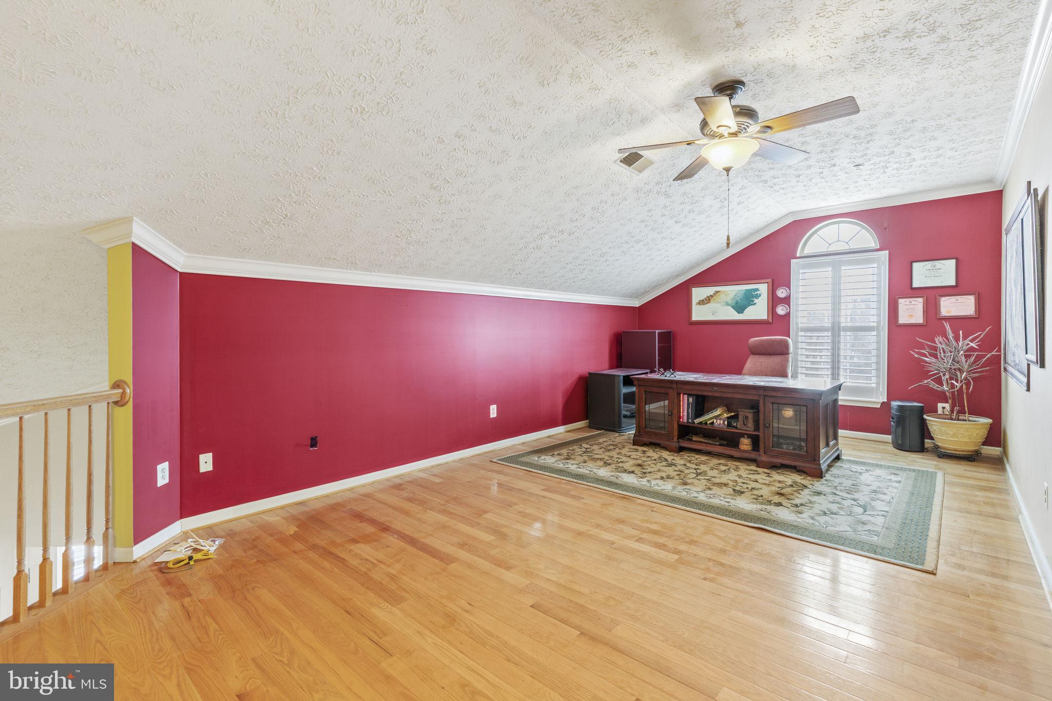 THE COURTYARDS AT POND - Residential