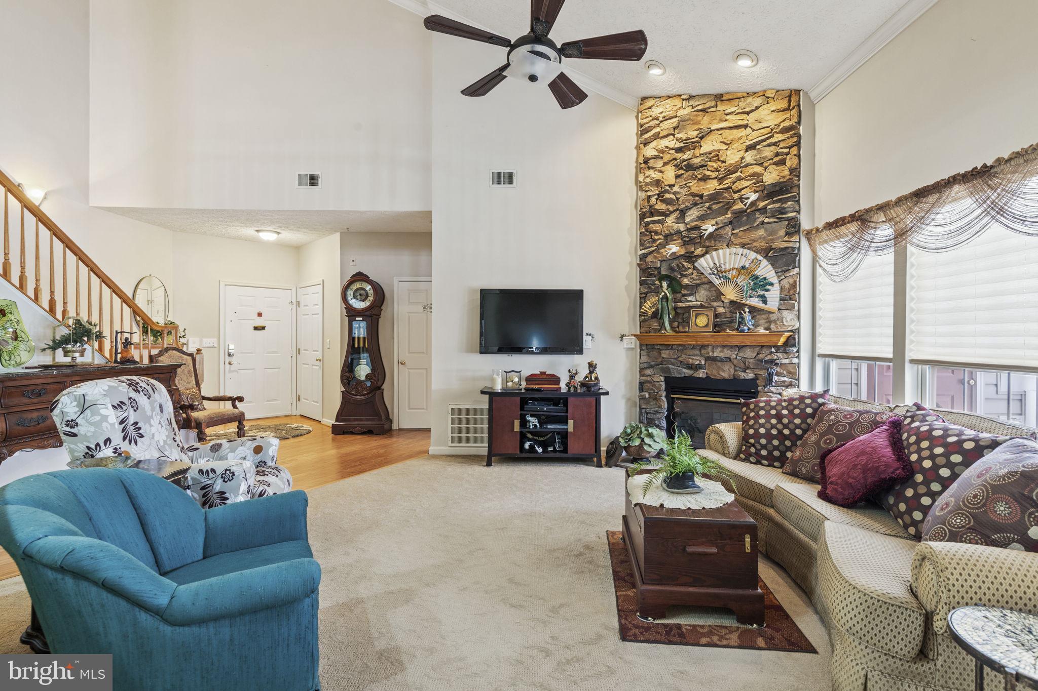 THE COURTYARDS AT POND - Residential