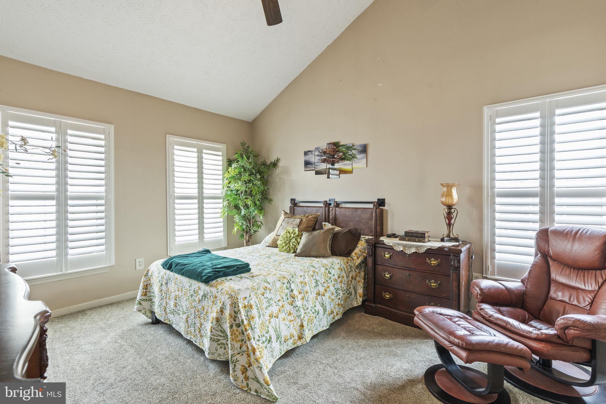 THE COURTYARDS AT POND - Residential