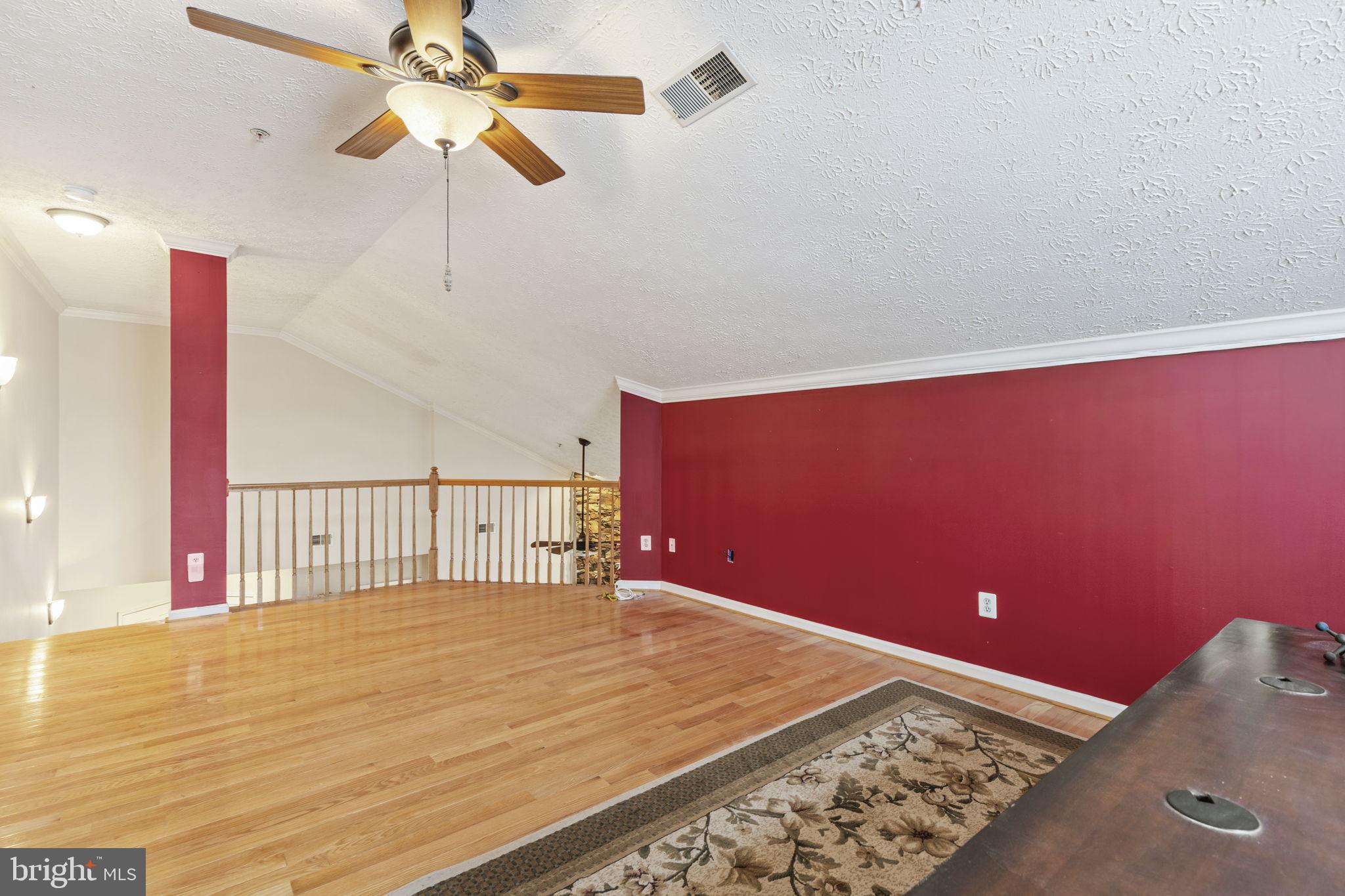 THE COURTYARDS AT POND - Residential