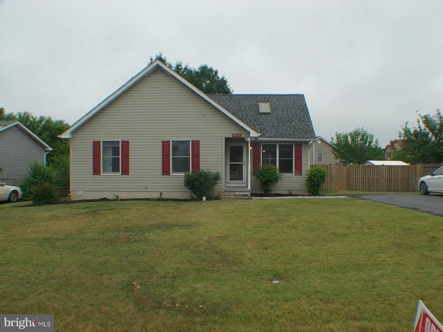 Huge renovation done. New roof, carpet and paint. GRANITE countertops in kitchen & vaulted ceilings. Near schools and shopping. Large private deck over looking fenced back yard. Large Maple tree to shade the deck.  Great family room downstairs. About 1800 sq ft finished plus a large utility room and a 8x10 storage building. Plenty of parking area. No HOA  Owners are Realtors