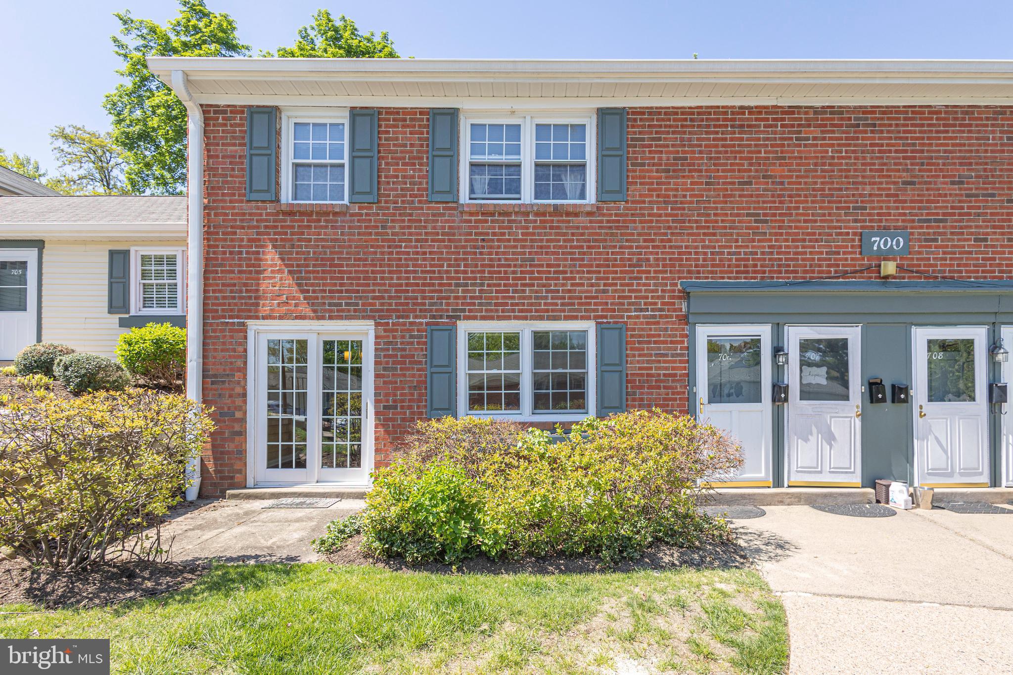 706 YARDLEY COMMONS