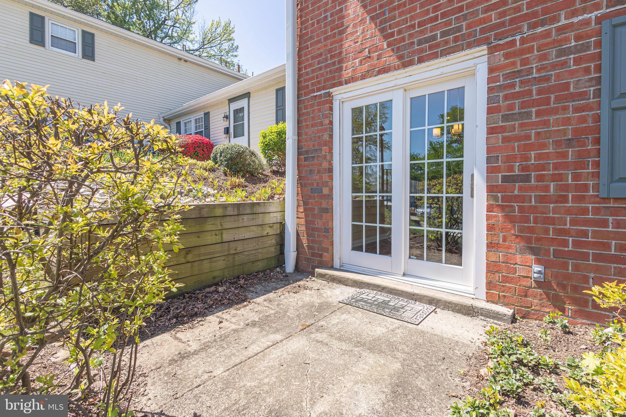 YARDLEY COMMONS - Residential
