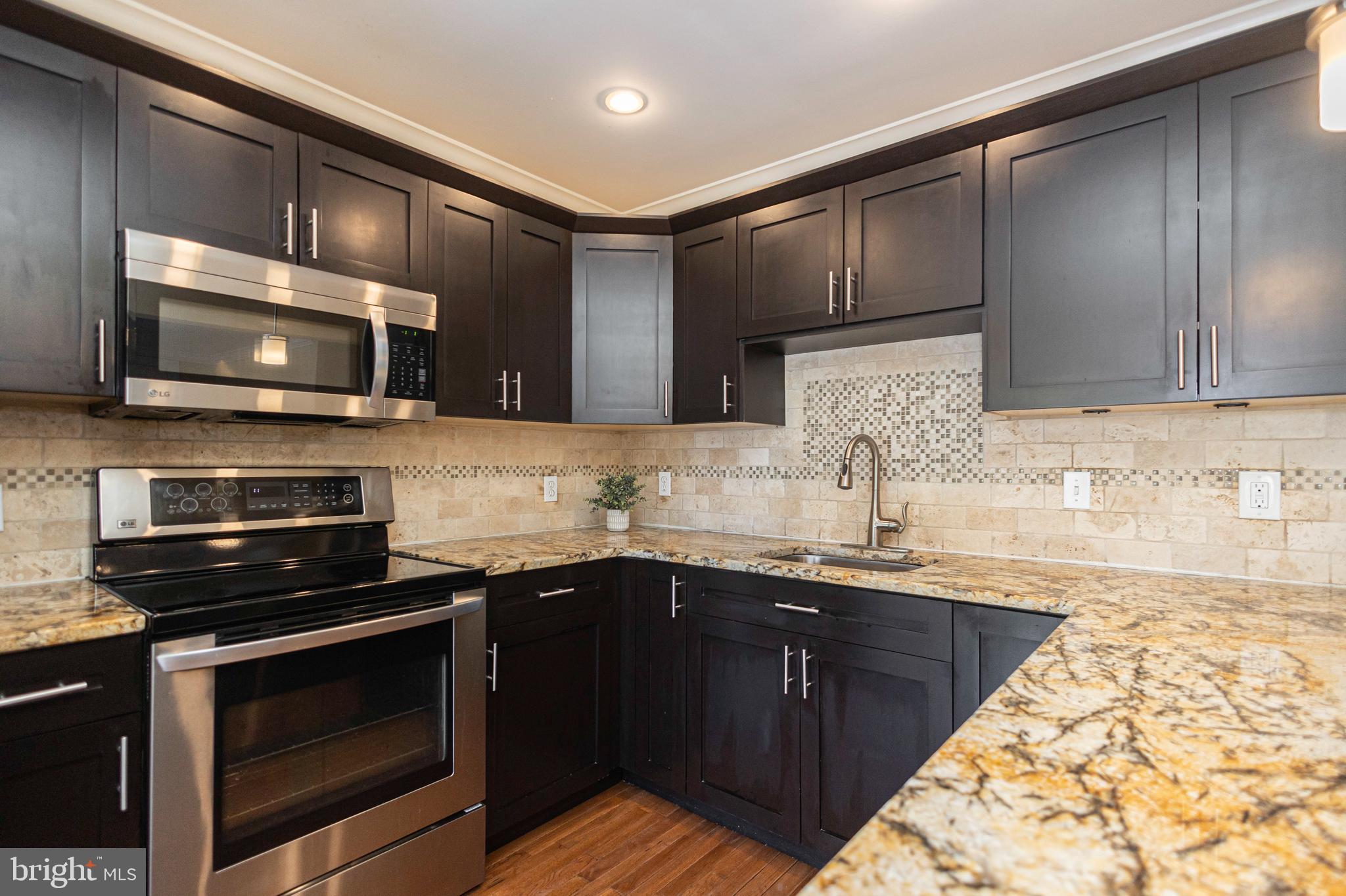 YARDLEY COMMONS - Residential