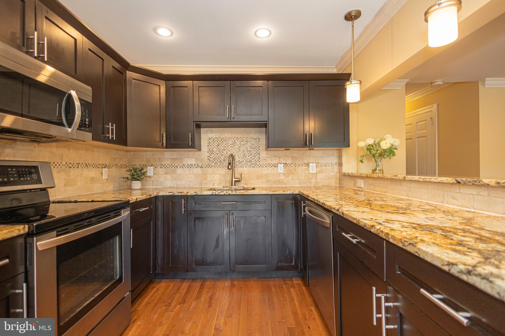 YARDLEY COMMONS - Residential