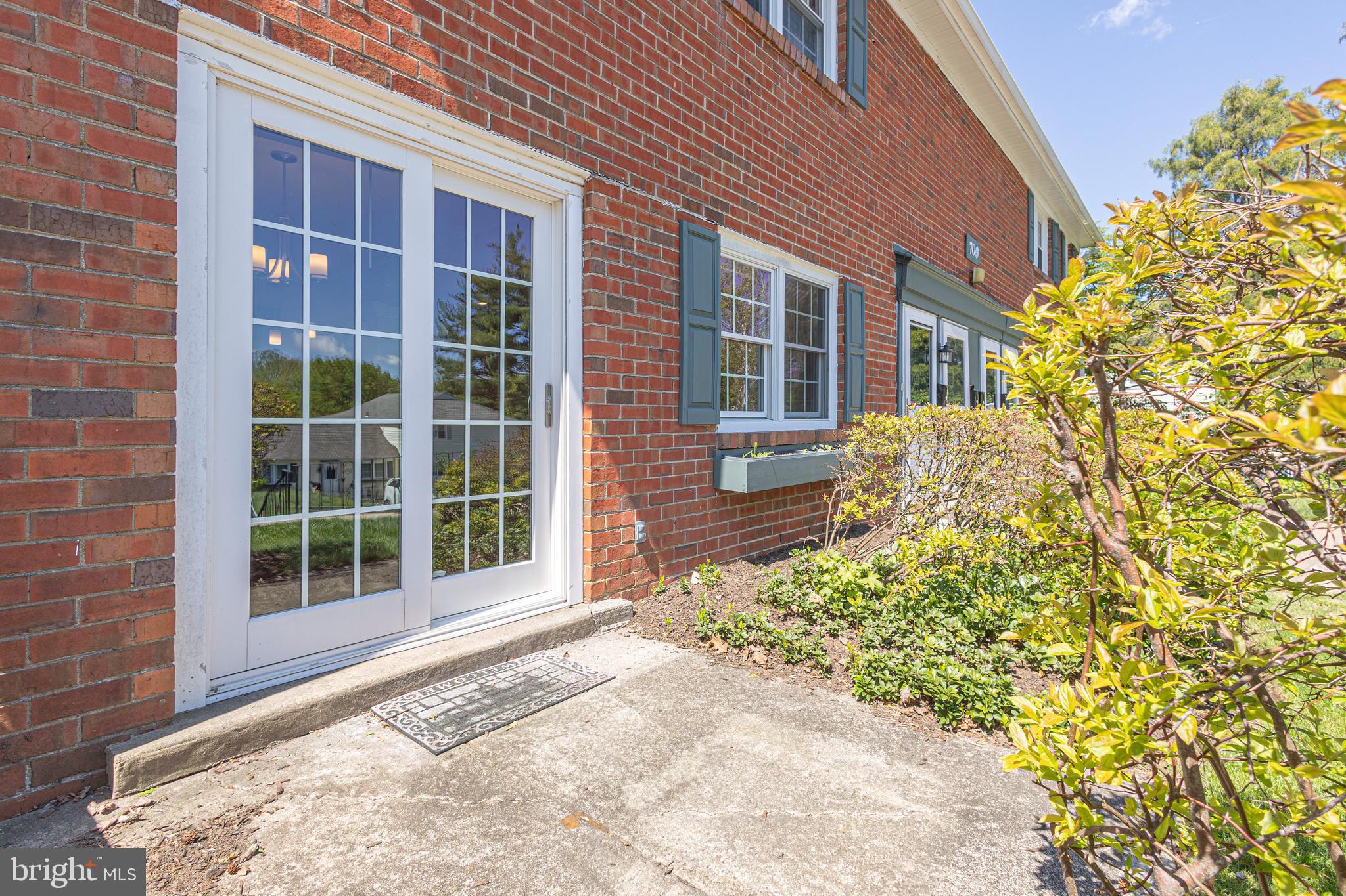 706 YARDLEY COMMONS