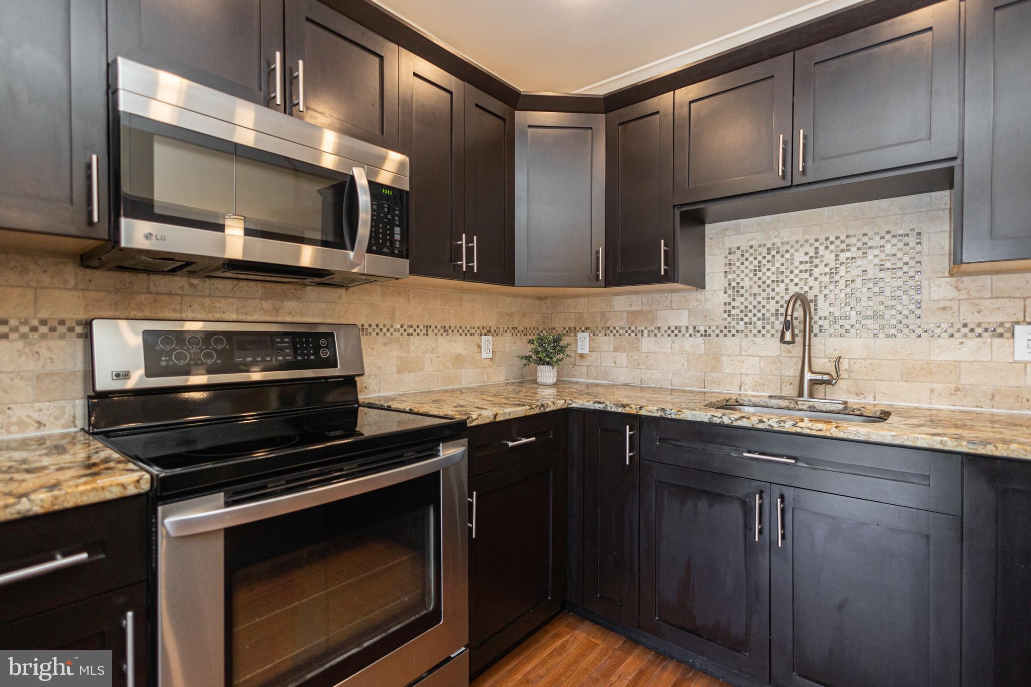 YARDLEY COMMONS - Residential