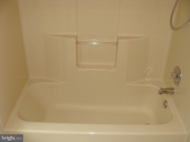 FLOWER HILL - Residential Lease