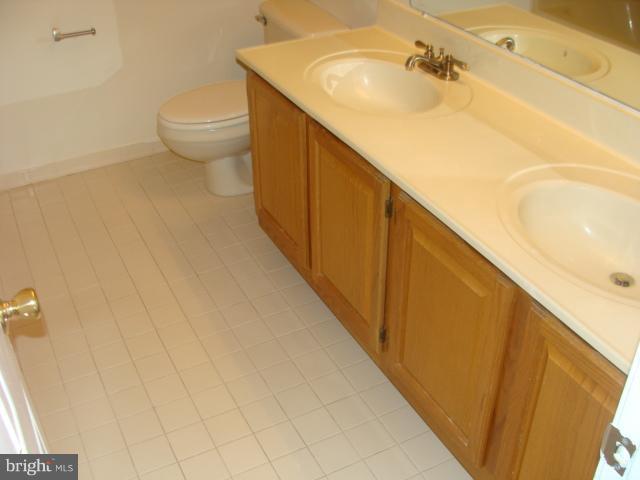 FLOWER HILL - Residential Lease