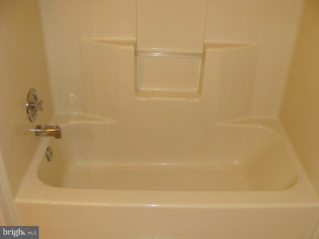 FLOWER HILL - Residential Lease