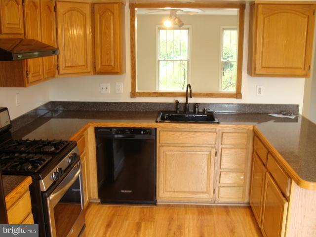 FLOWER HILL - Residential Lease