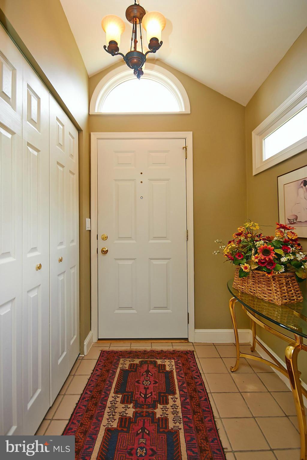 COUNTRY CLUB MANOR - Residential
