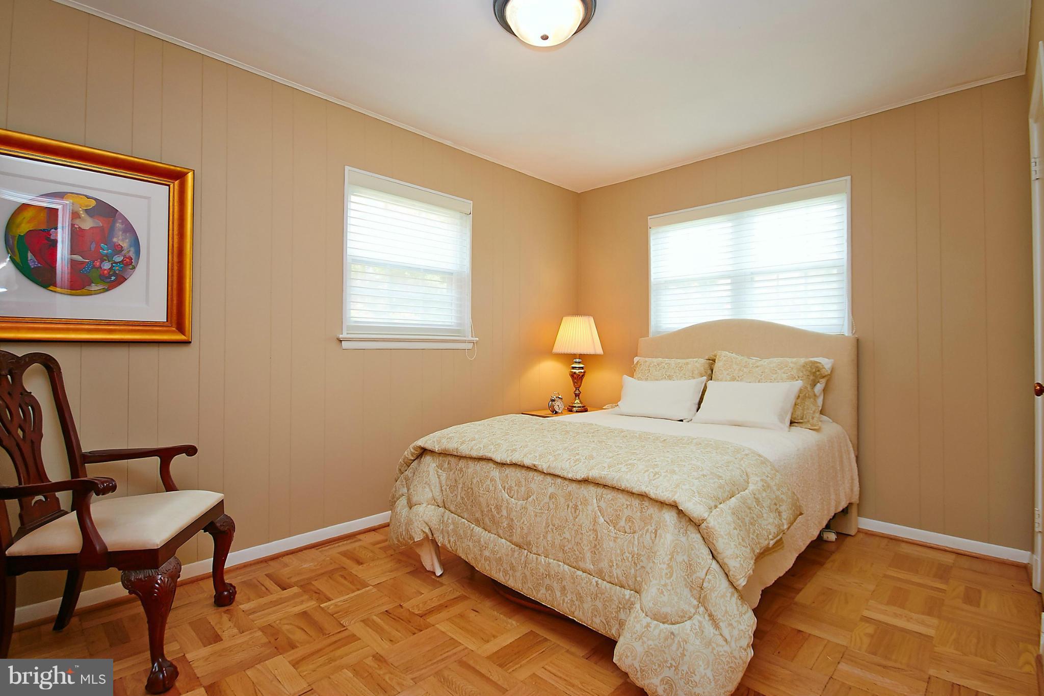 COUNTRY CLUB MANOR - Residential