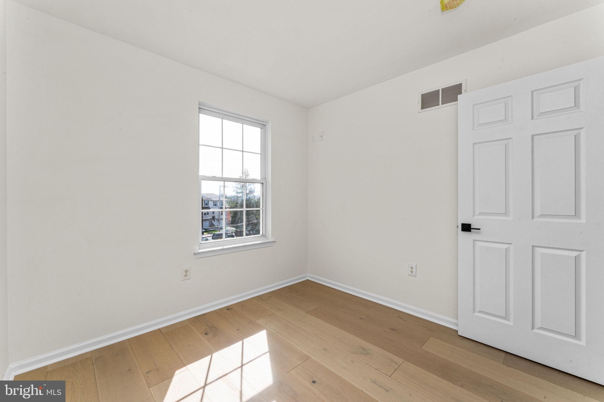 NORRISTOWN - Residential