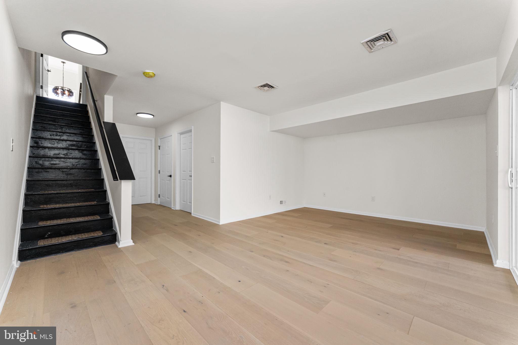 NORRISTOWN - Residential