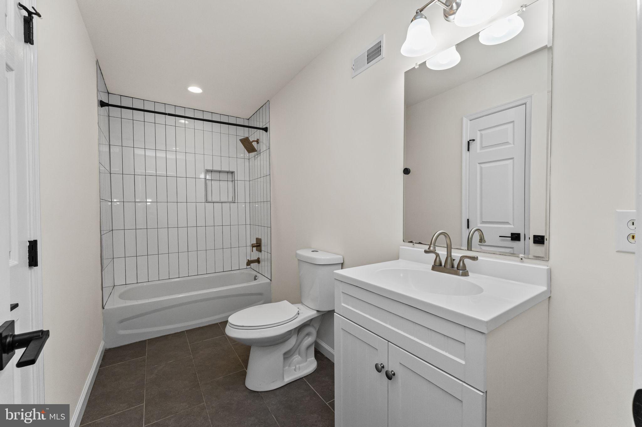 NORRISTOWN - Residential