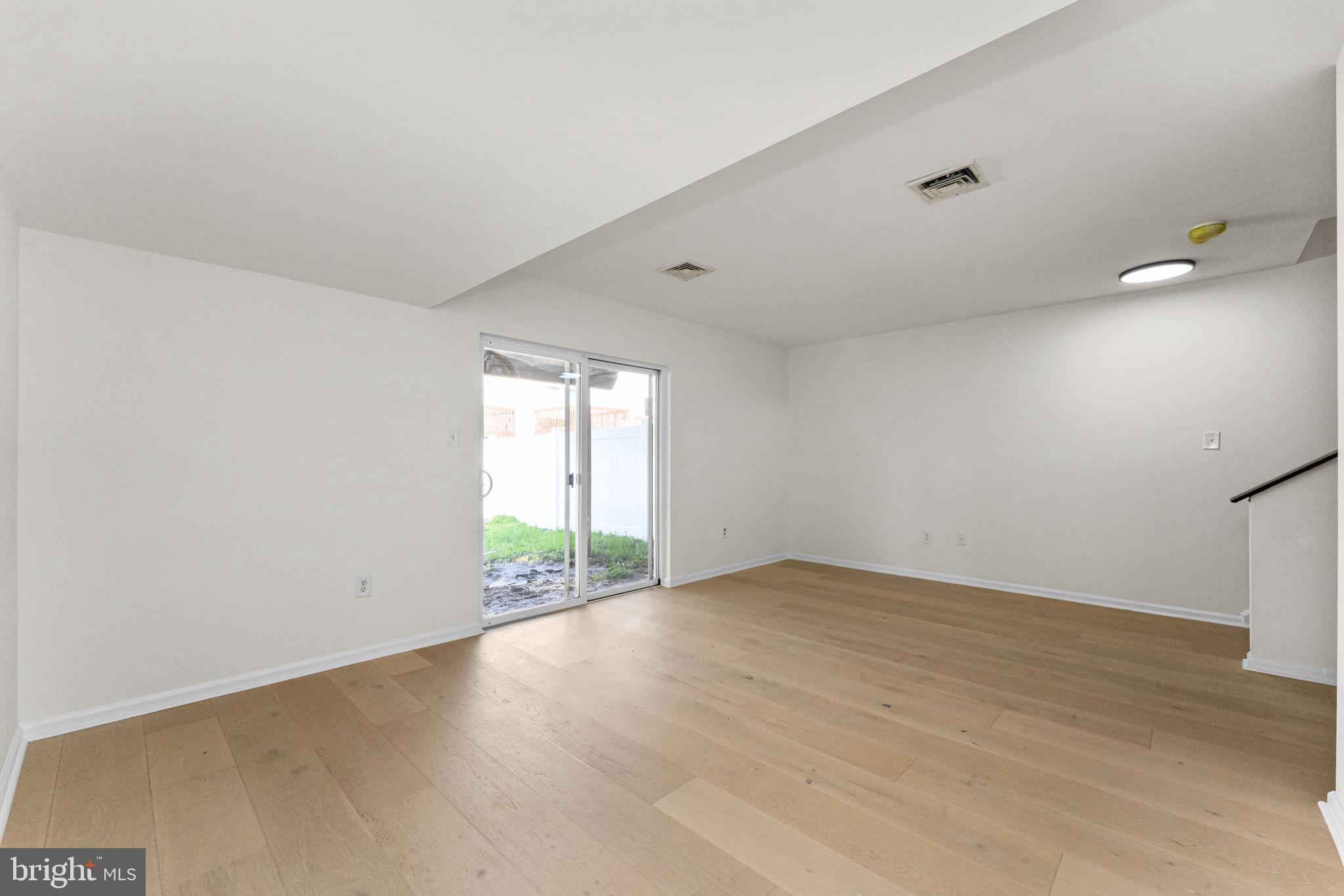 NORRISTOWN - Residential