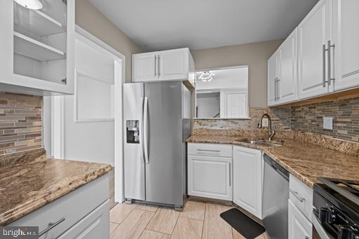 WELLINGTON WOODS - Residential Lease