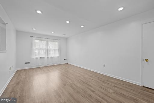 WELLINGTON WOODS - Residential Lease