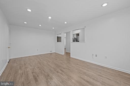 WELLINGTON WOODS - Residential Lease