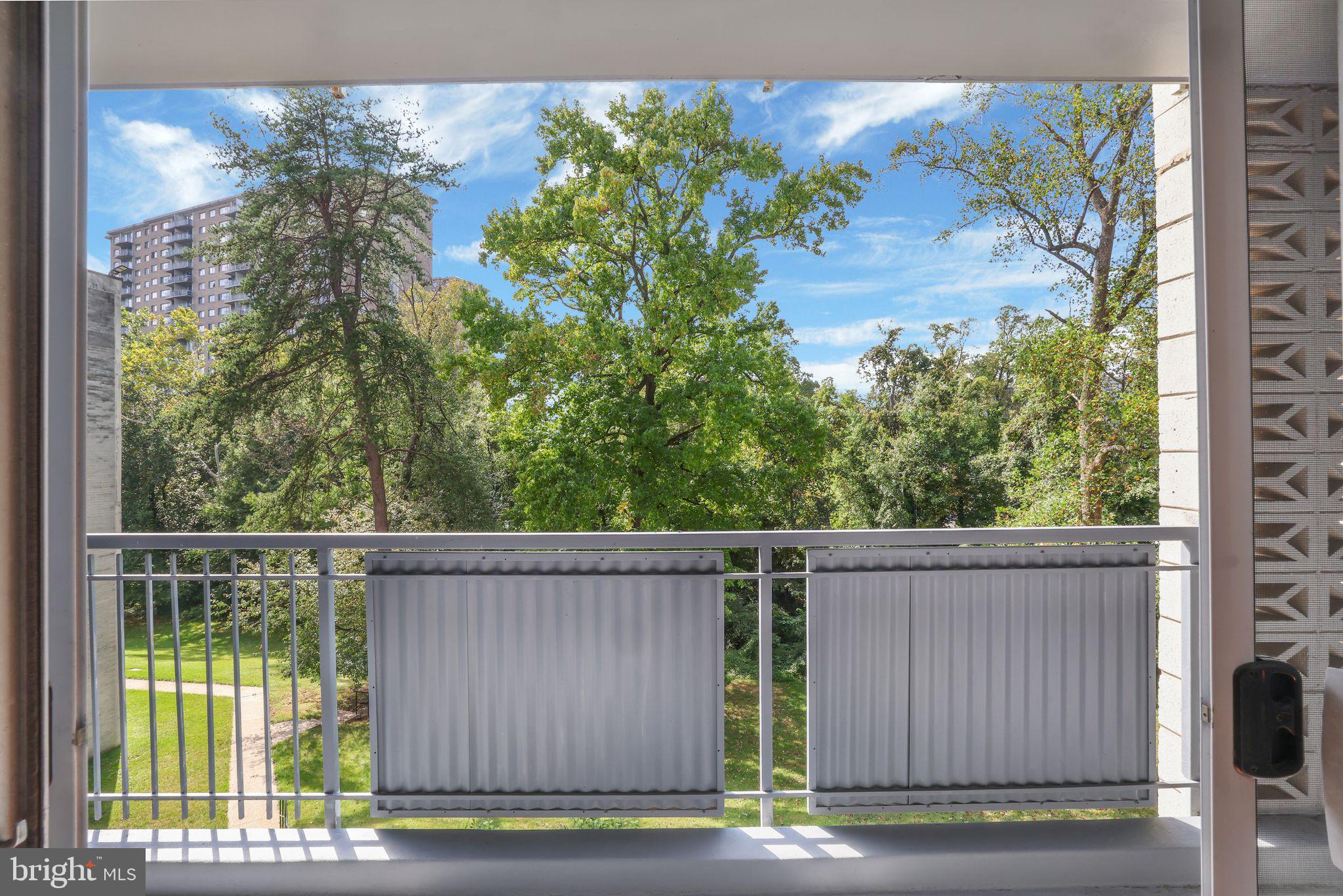 PRESIDENTIAL PARK - Residential Lease