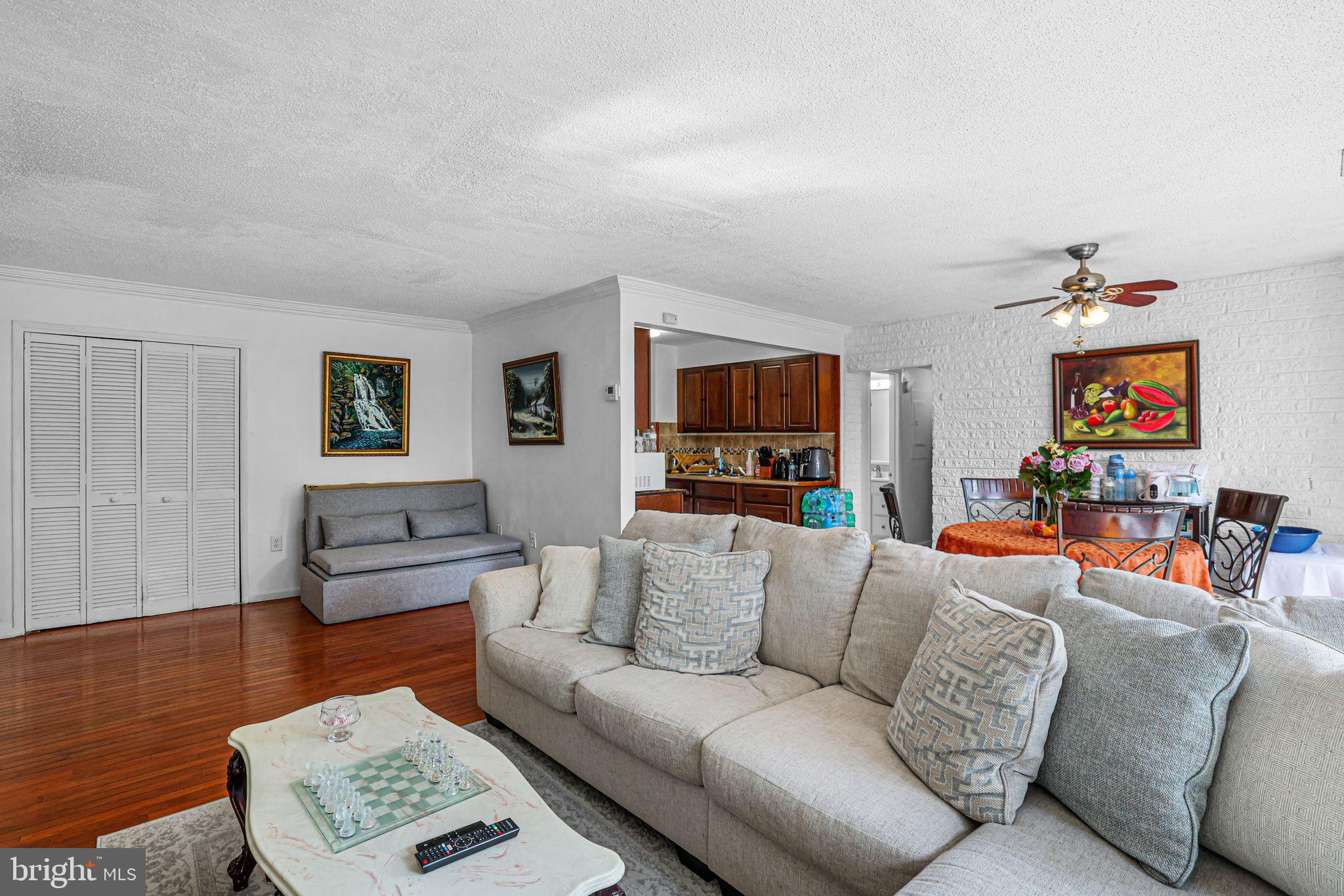 PRESIDENTIAL PARK - Residential Lease