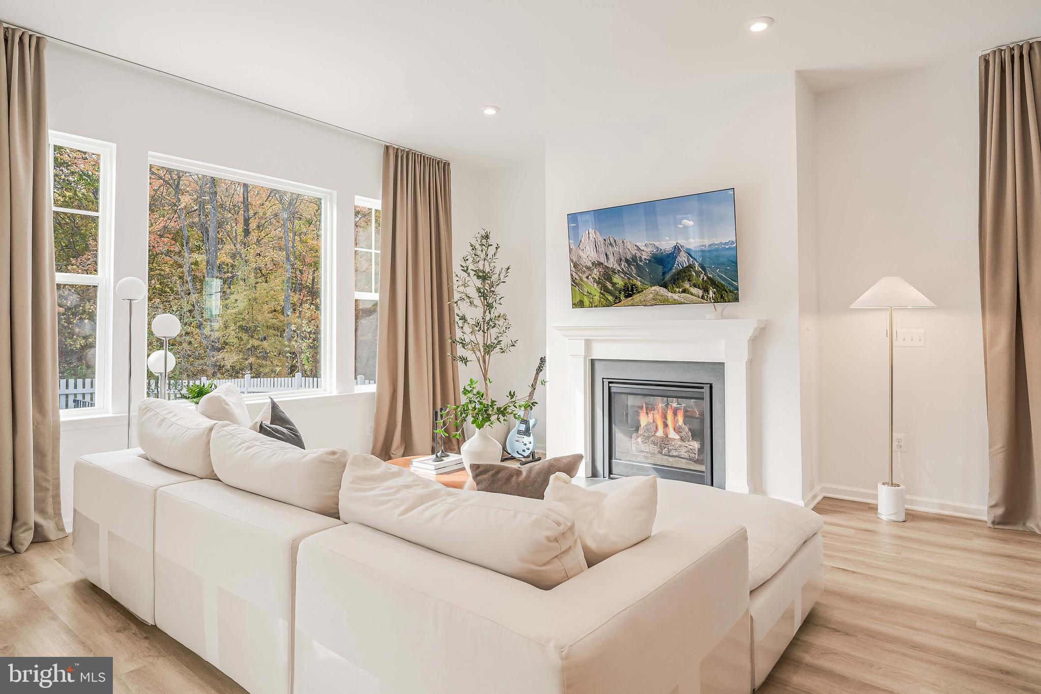 POTOMAC SHORES - Residential