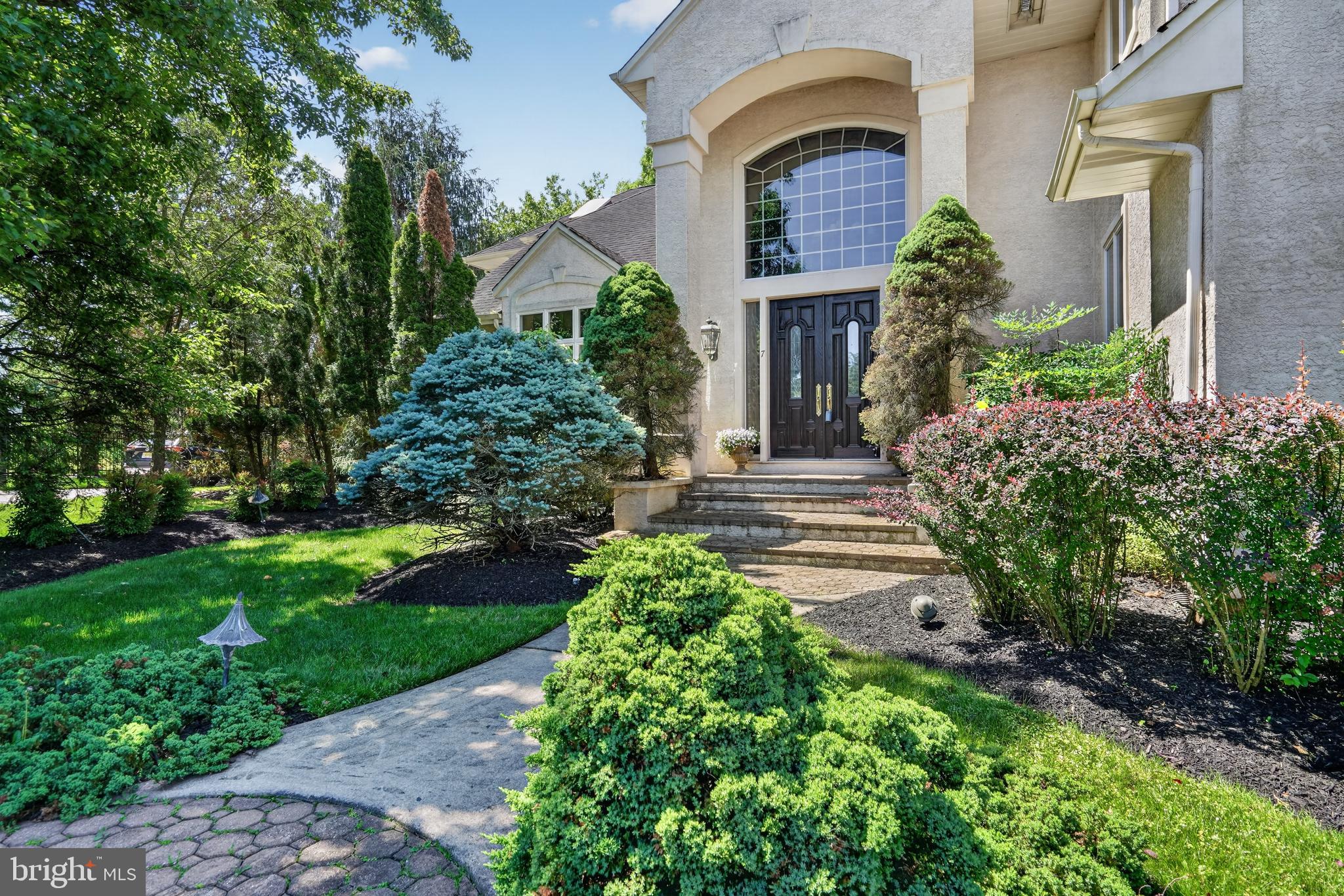 7 CAMEO COURT
