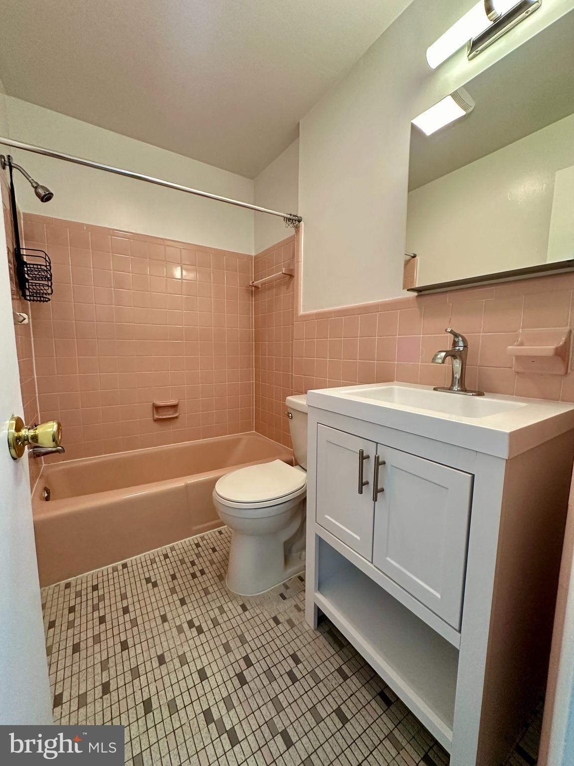 PINEWOOD SOUTH - Residential Lease