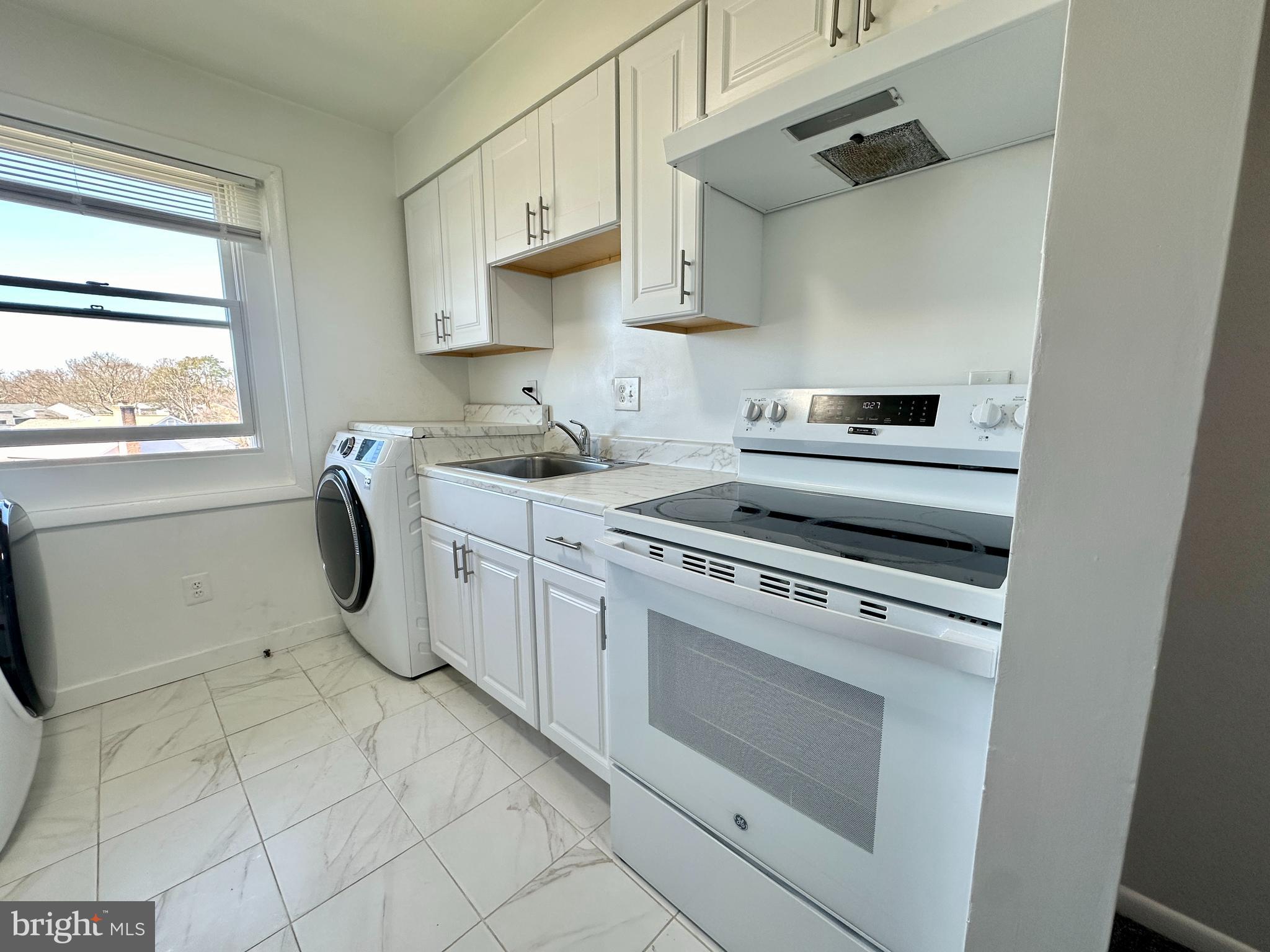 PINEWOOD SOUTH - Residential Lease