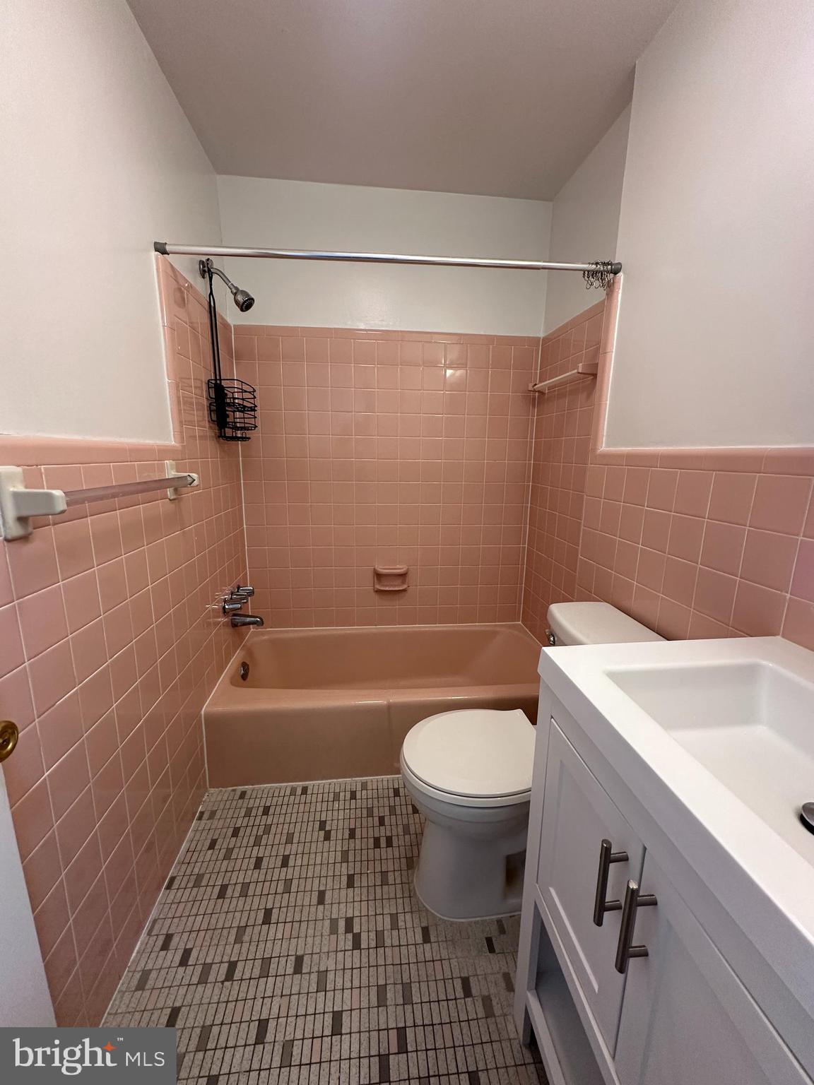 PINEWOOD SOUTH - Residential Lease