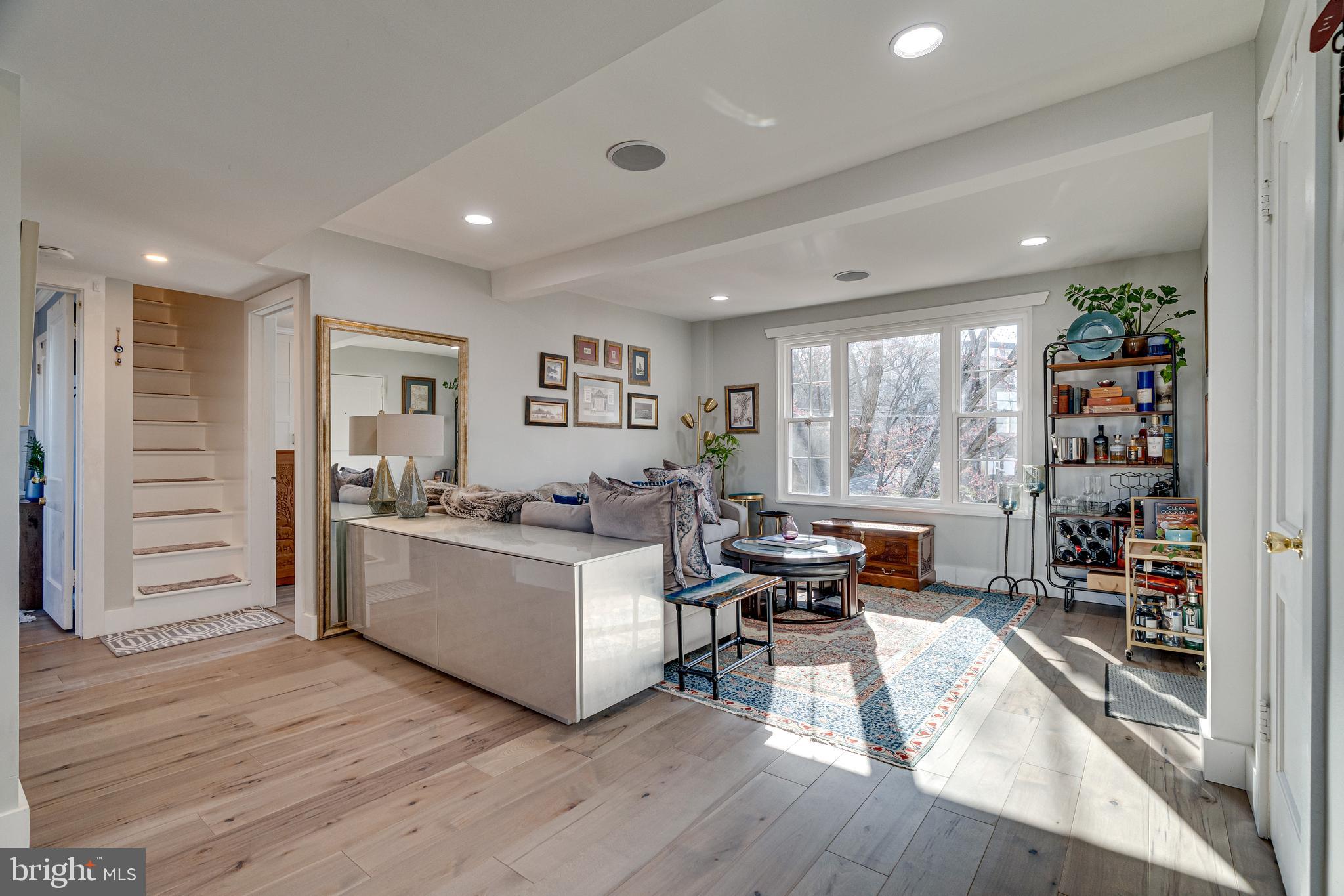 ROSSLYN HEIGHTS - Residential