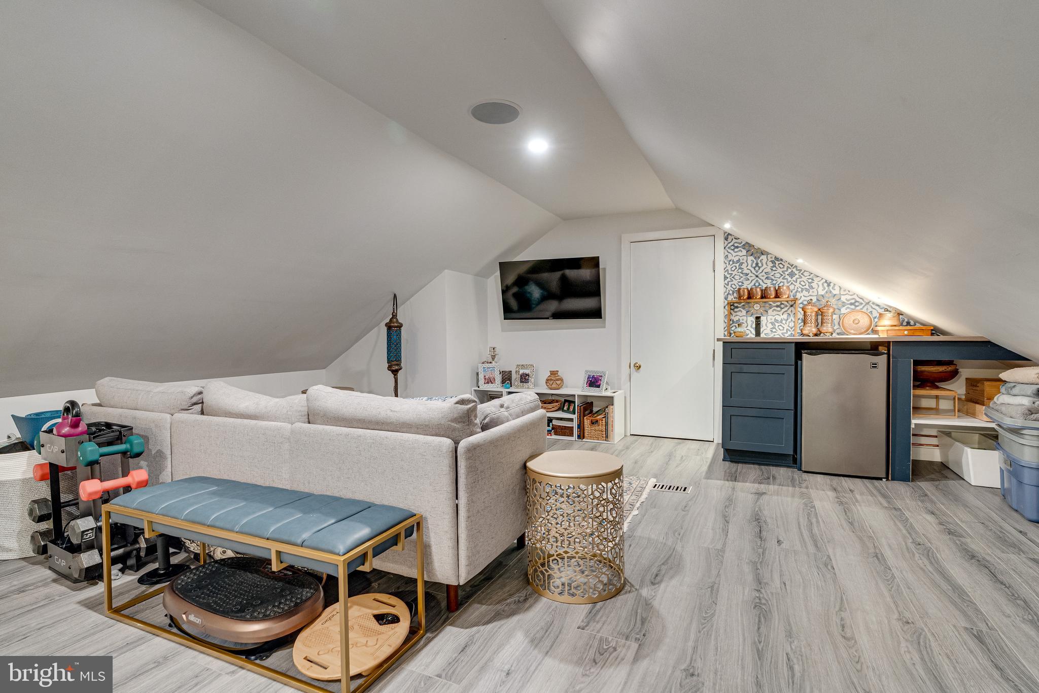 ROSSLYN HEIGHTS - Residential