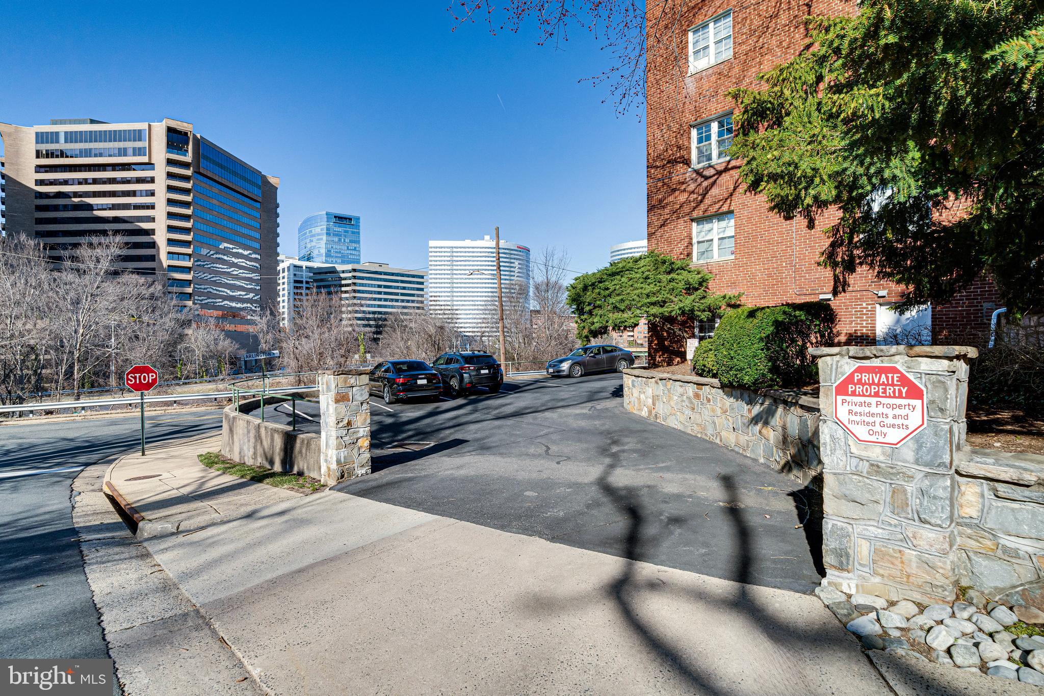 ROSSLYN HEIGHTS - Residential