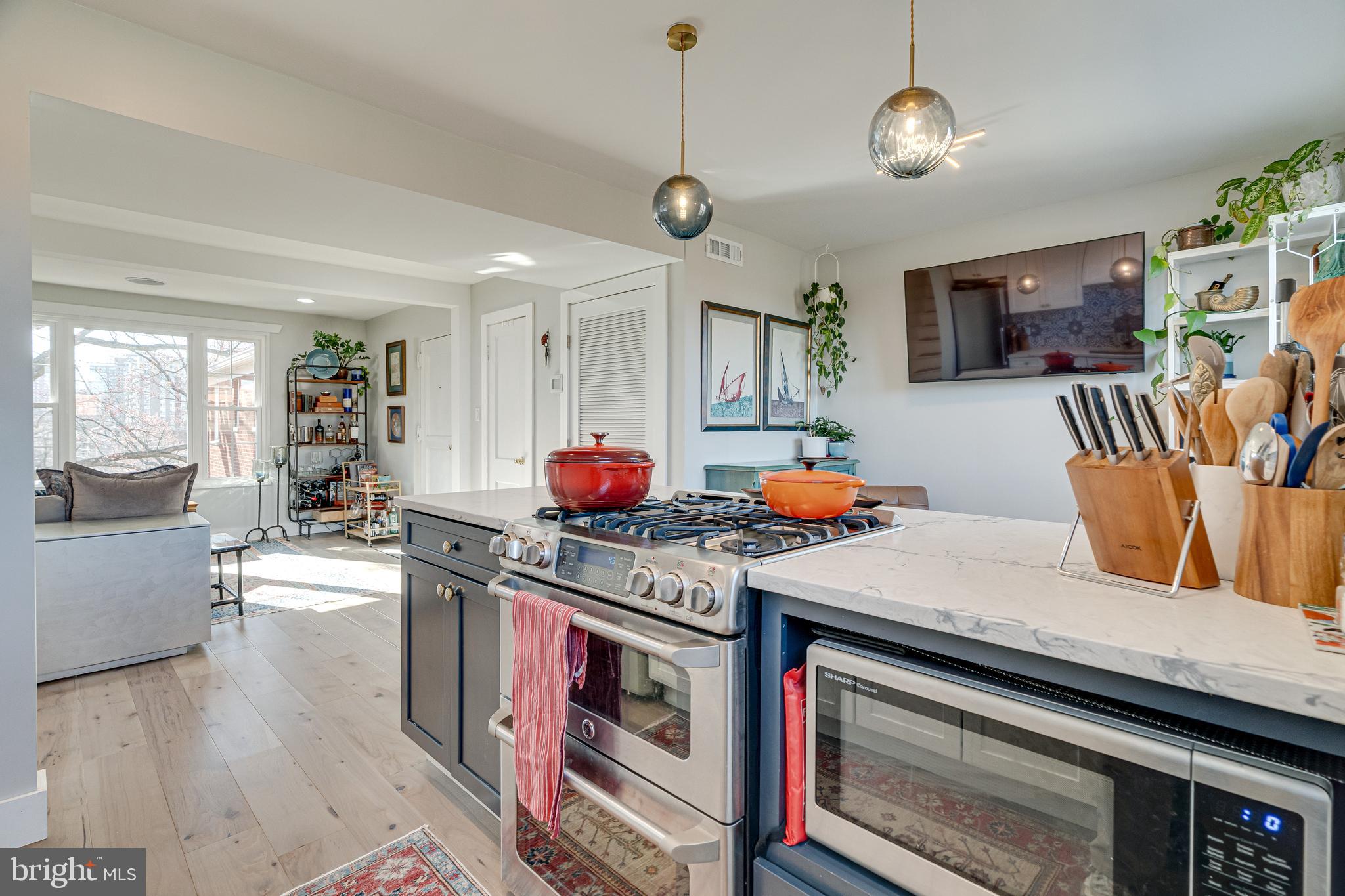 ROSSLYN HEIGHTS - Residential