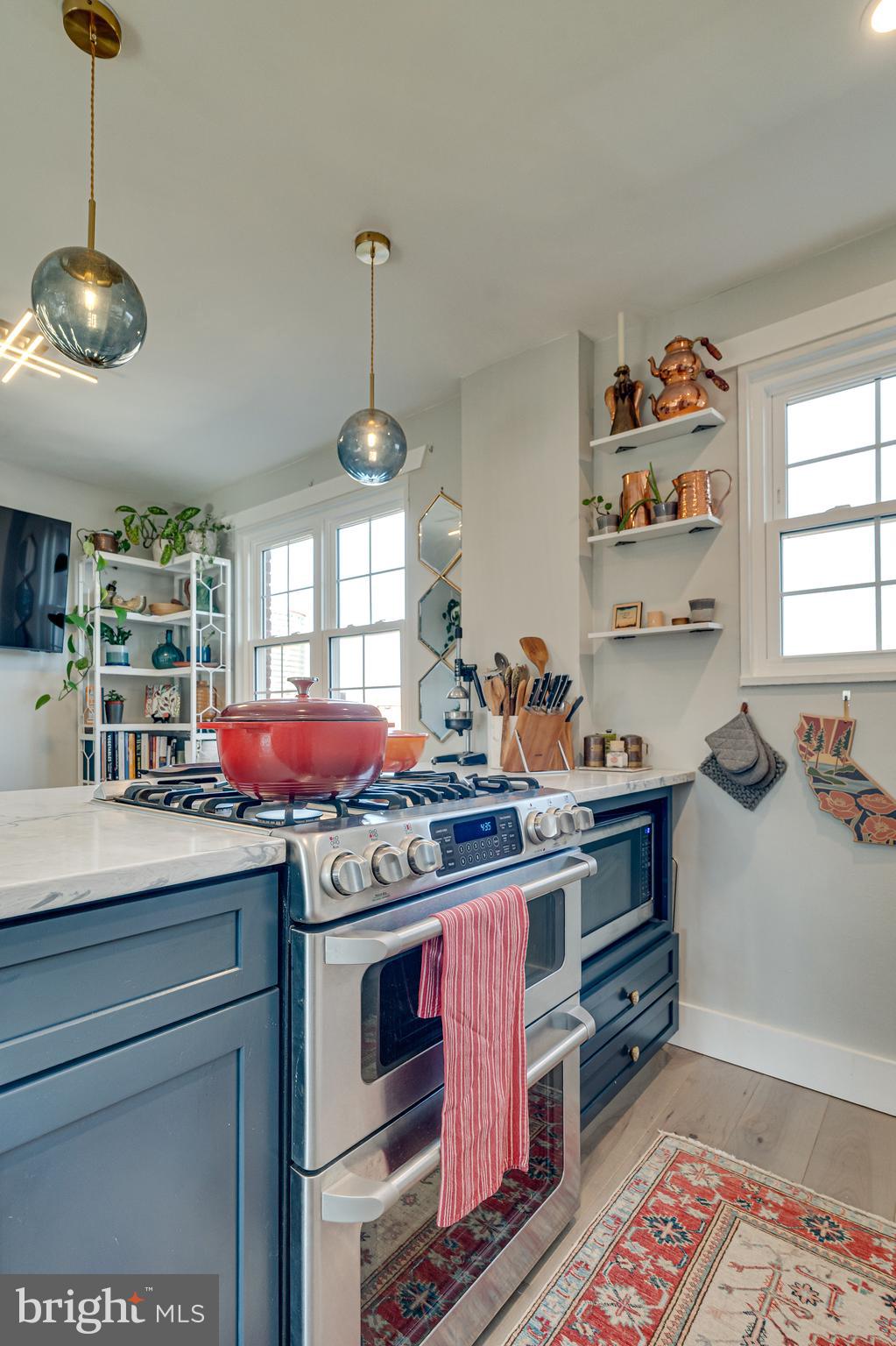 ROSSLYN HEIGHTS - Residential