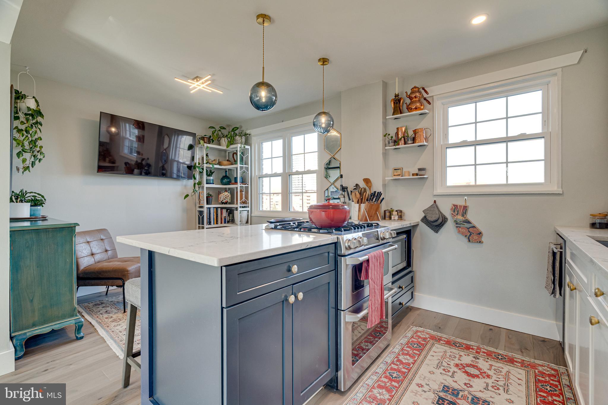 ROSSLYN HEIGHTS - Residential