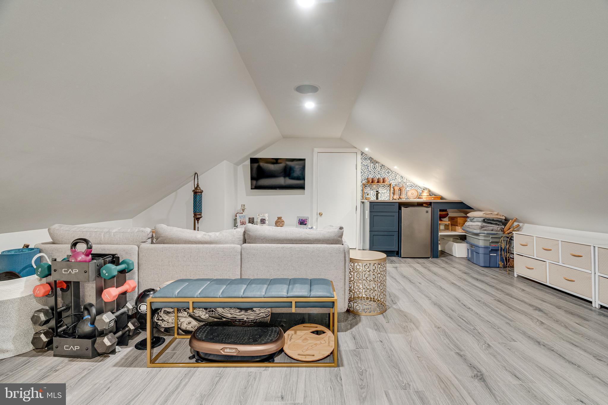 ROSSLYN HEIGHTS - Residential