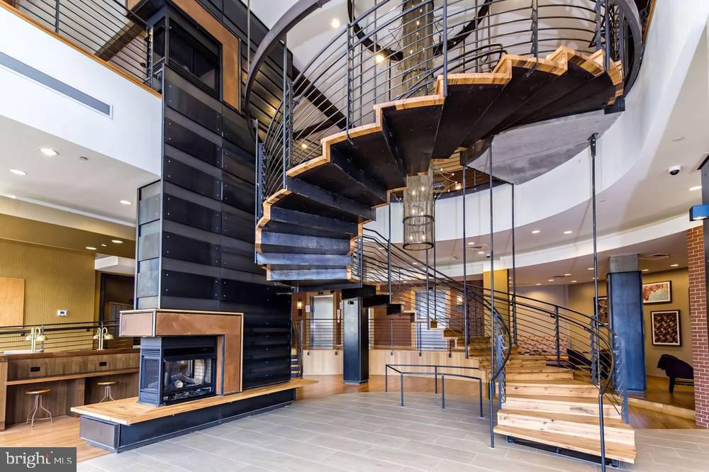 LOGAN SQUARE - Residential Lease