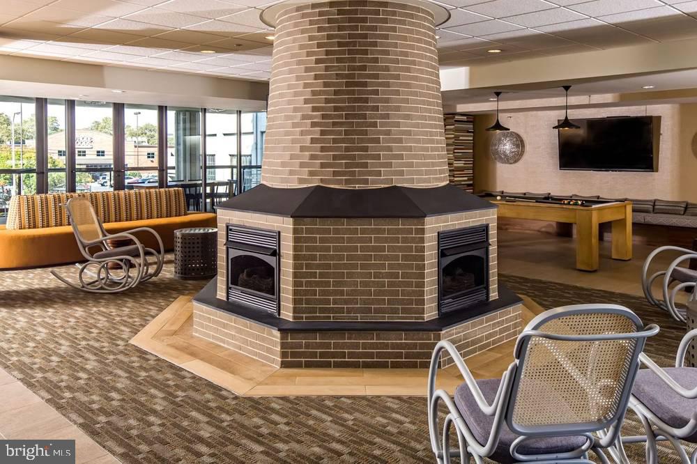 LOGAN SQUARE - Residential Lease