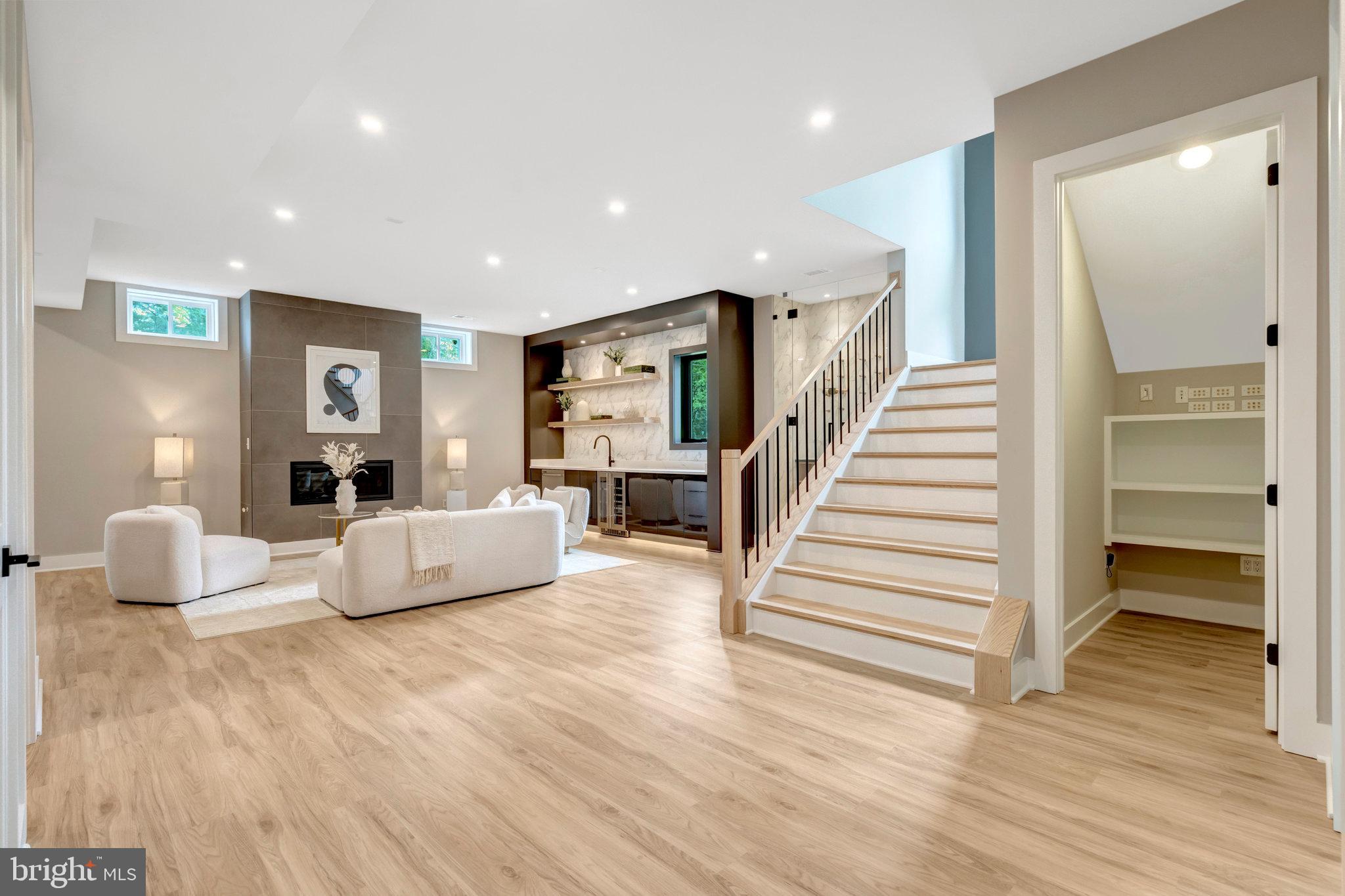 WEST LANGLEY - Residential