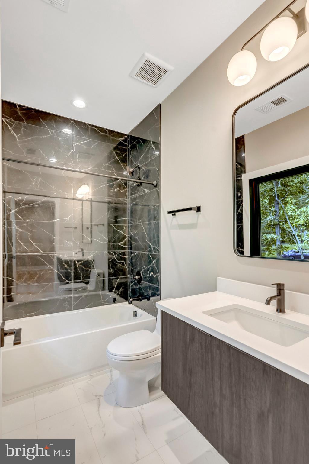 WEST LANGLEY - Residential