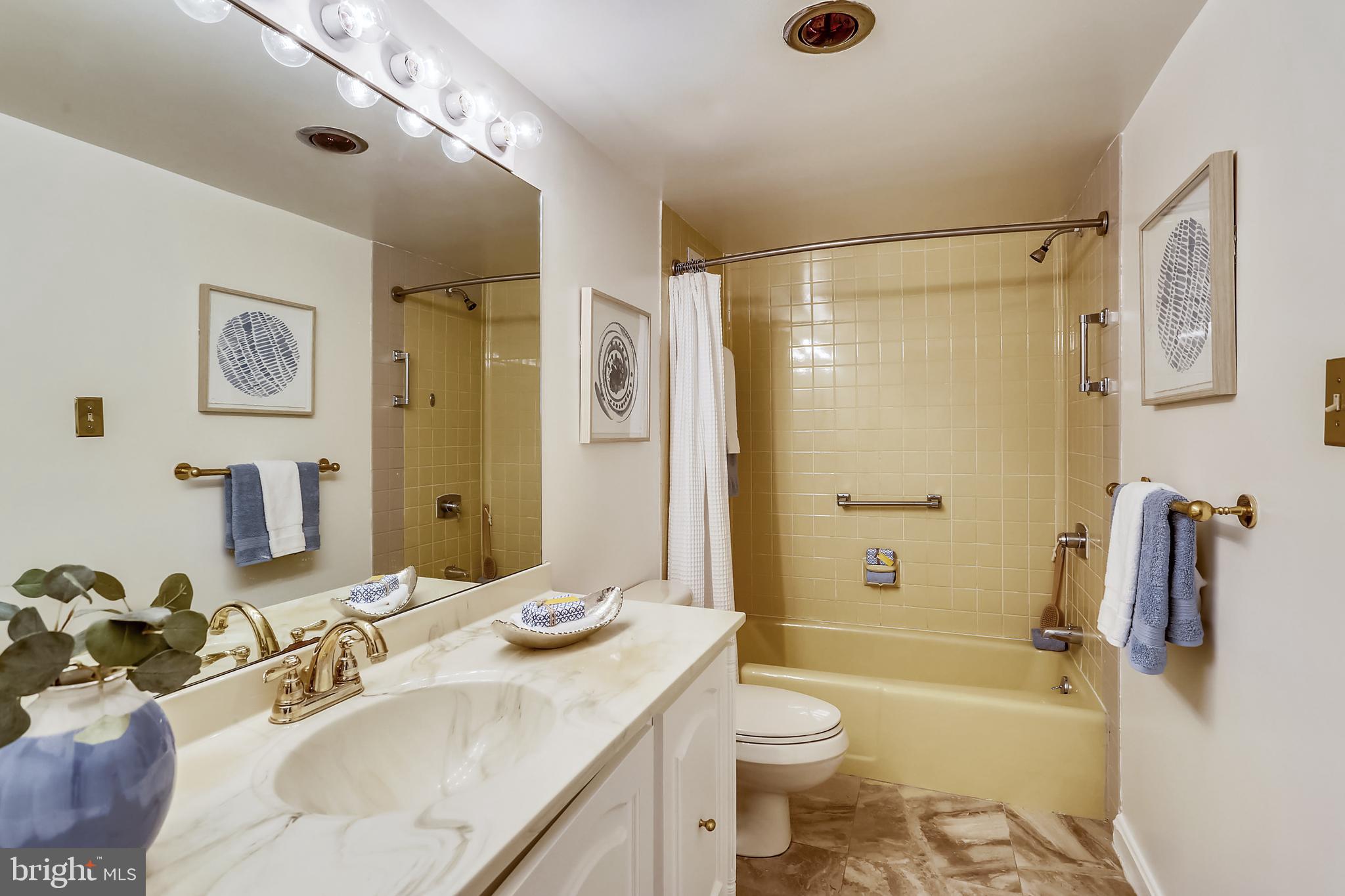 BETHESDA OUTSIDE - Residential