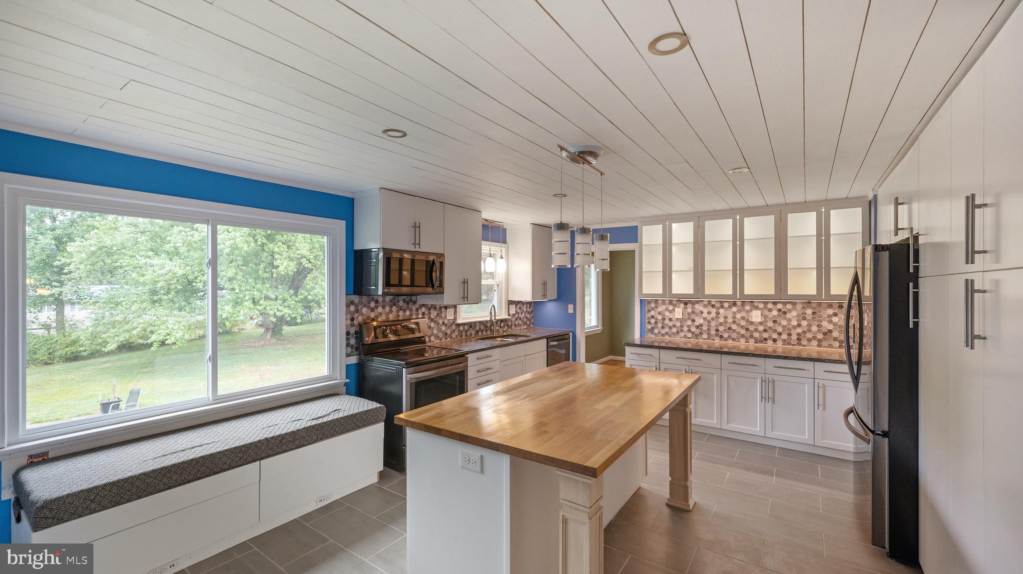 DAMASCUS OUTSIDE - Residential